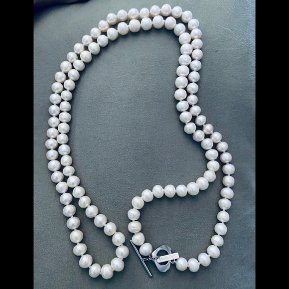 Simply Divine Strain of white Vantel Pearls - Picture 6 of 6